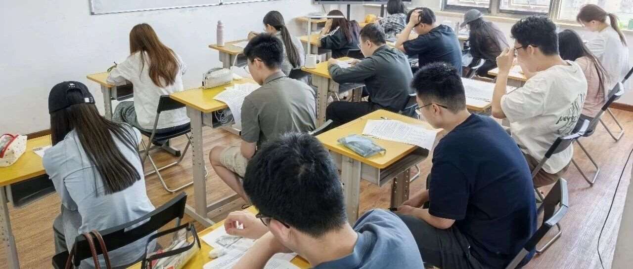 海淀区2025-2026学年高三年级二模考试英语试题